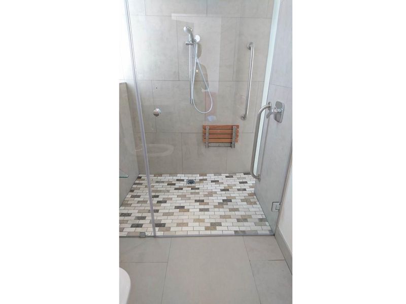 Modern Luxury Living in Val de Vie Estate - Fully Furnished Ground-Floor Apartment - Photo 4