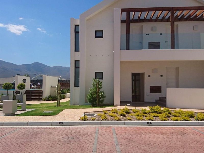 Modern Luxury Living in Val de Vie Estate - Fully Furnished Ground-Floor Apartment - Photo 9