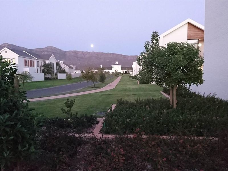 Modern Luxury Living in Val de Vie Estate - Fully Furnished Ground-Floor Apartment - Photo 6