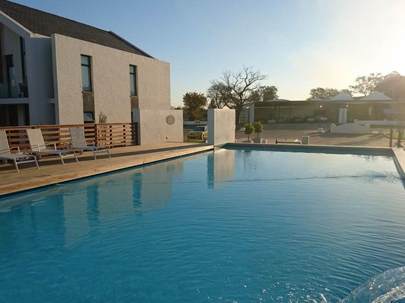 Modern Luxury Living in Val de Vie Estate - Fully Furnished Ground-Floor Apartment - Photo 7