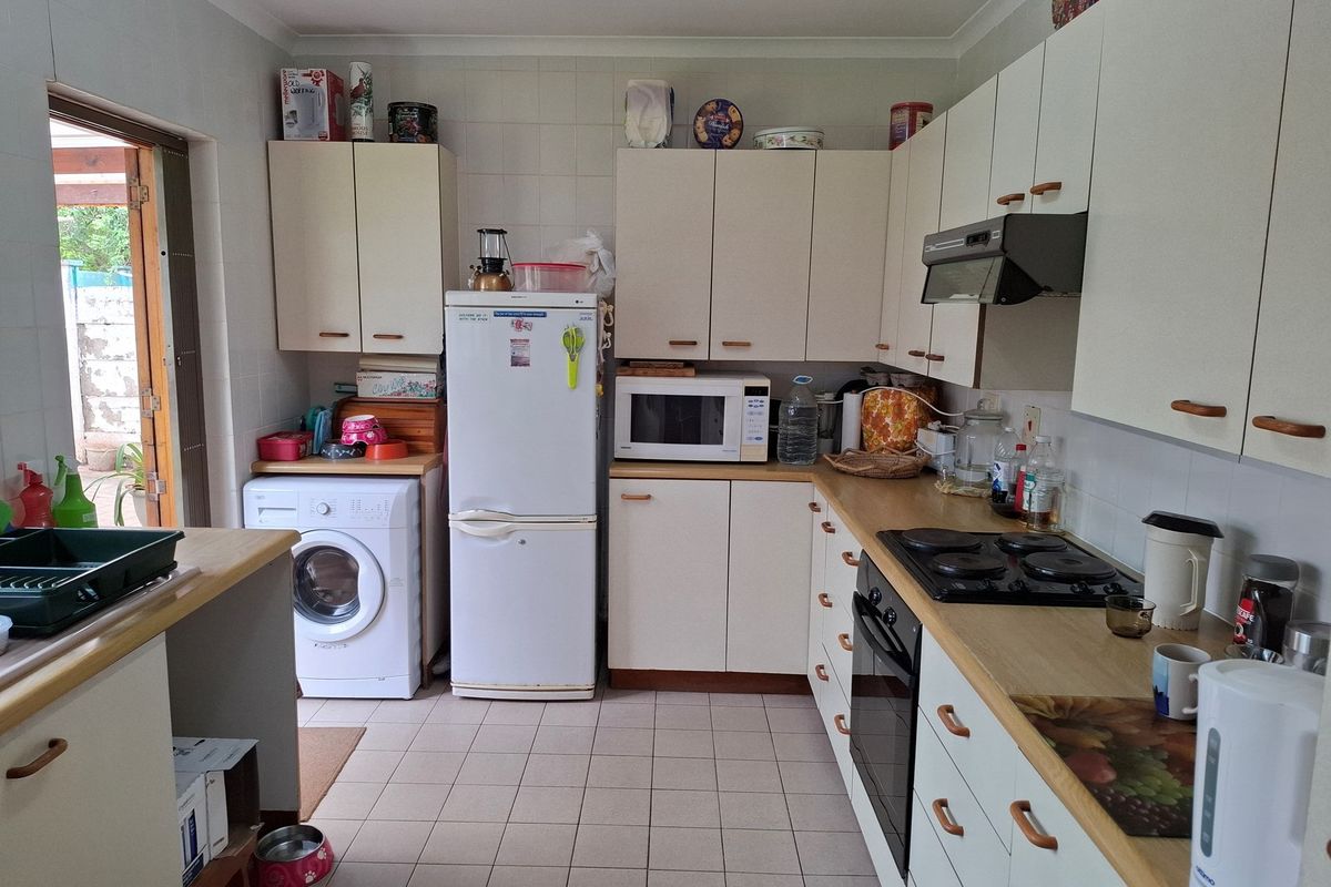 Pet friendly townhouse waiting to be yours! - Photo 2