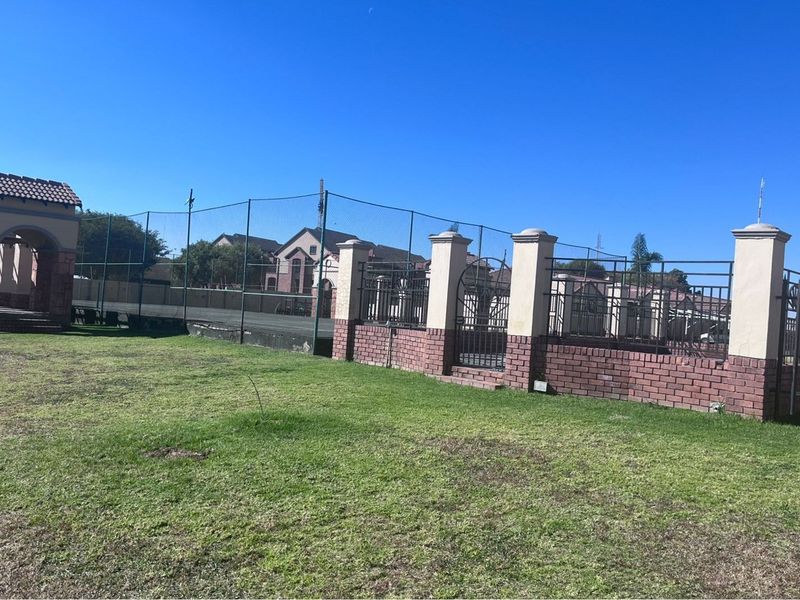 Charming 2-Bedroom Apartment in Halfway Gardens, Midrand - Photo 9