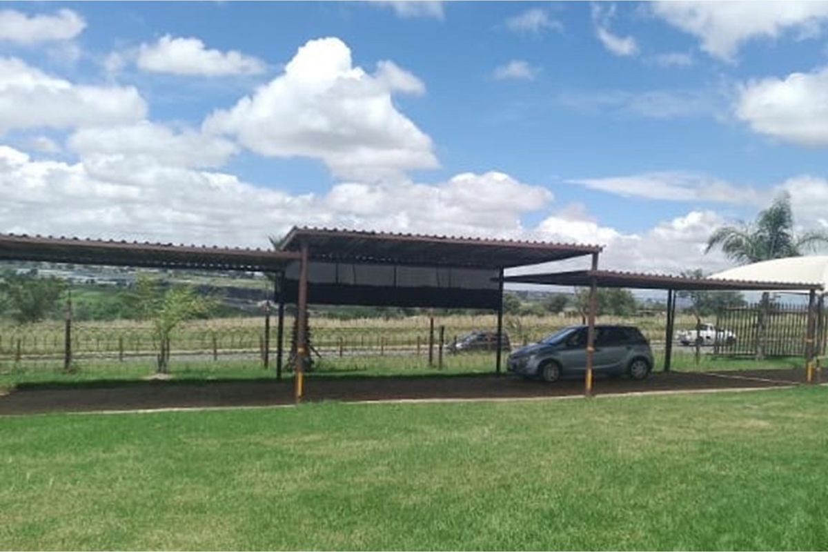 Charming 3-Bed Home in Serene Princess AH - Photo 3