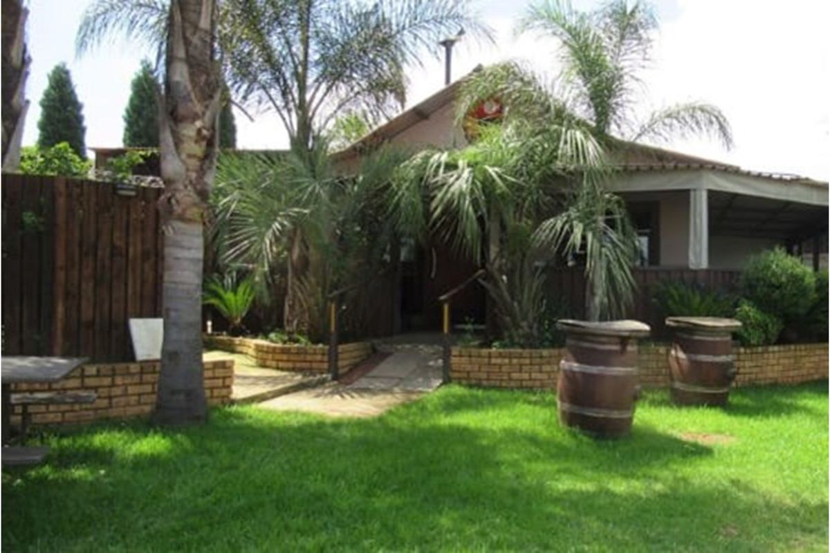 Charming 3-Bed Home in Serene Princess AH - Photo 2