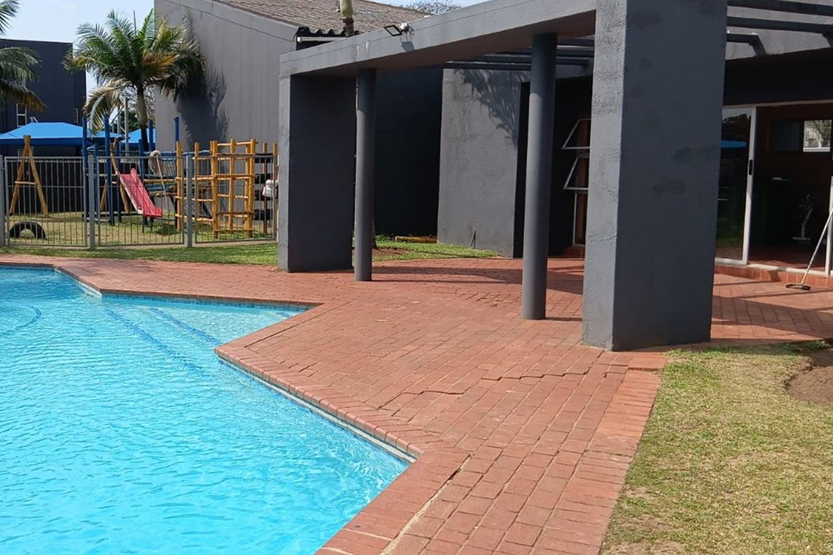 "Dream 2-Bed Flat in Serene Meer En See" - Photo 3