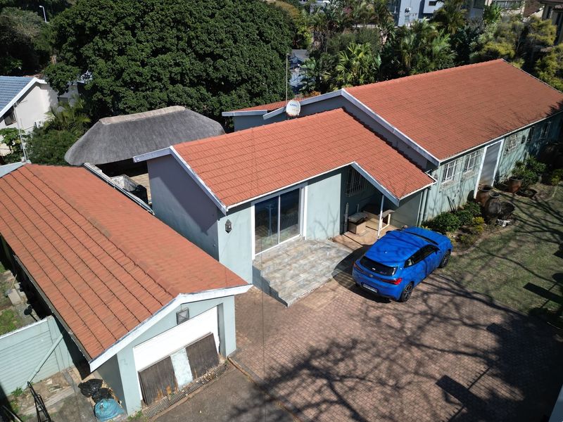 Luxurious 4 Bedroom House in Durban North - Photo 3