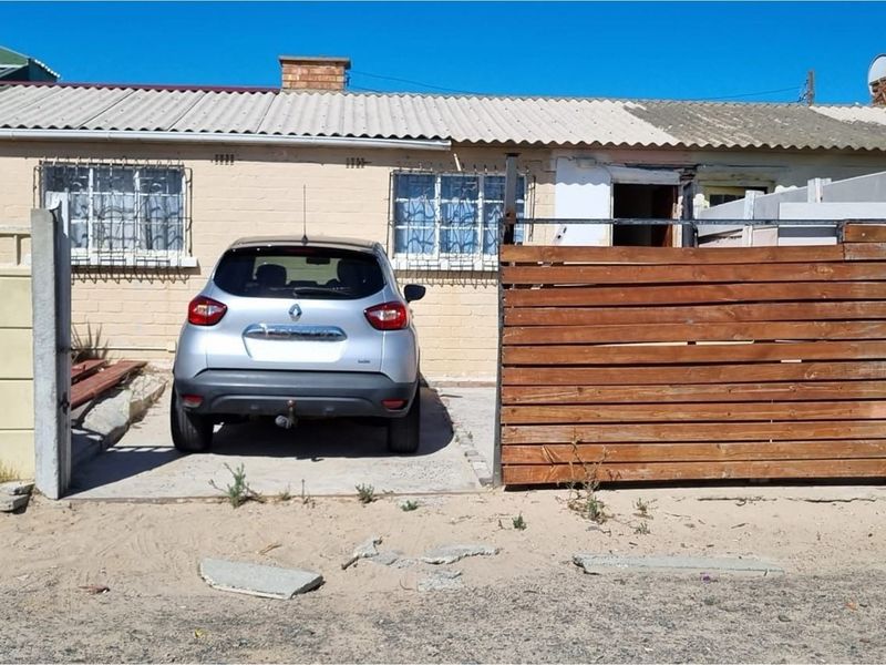 One-Bedroom House with Flatlet in Steenberg, Cape Town - Photo 2