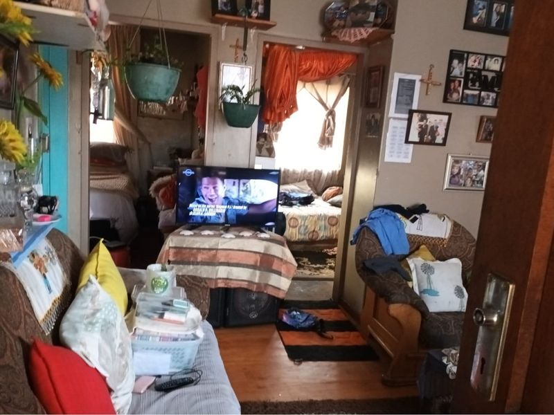 Property for sale in Tasbet Park Ext: 1 area with a space to extend, two bedrooms house, kitchen. - Photo 7