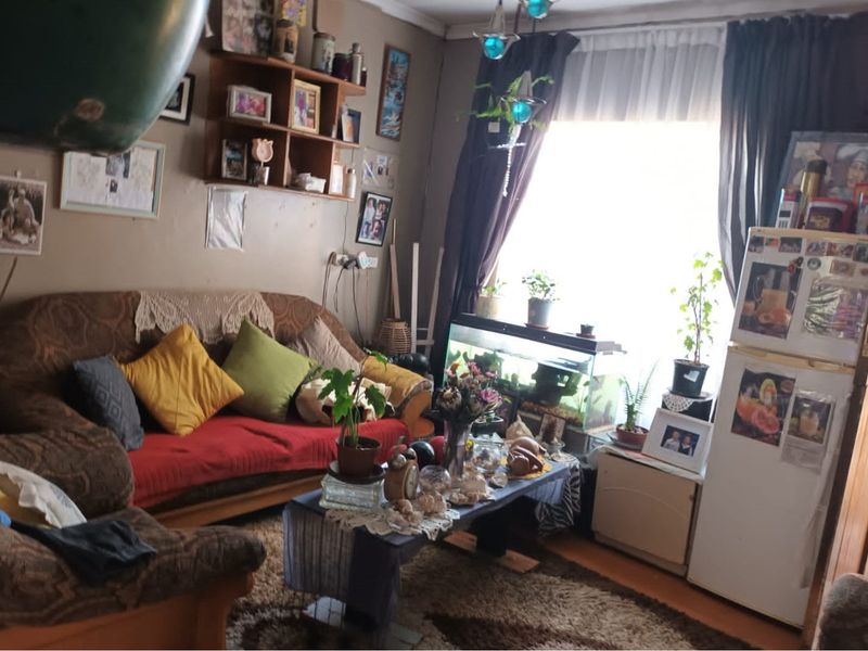 Property for sale in Tasbet Park Ext: 1 area with a space to extend, two bedrooms house, kitchen. - Photo 10