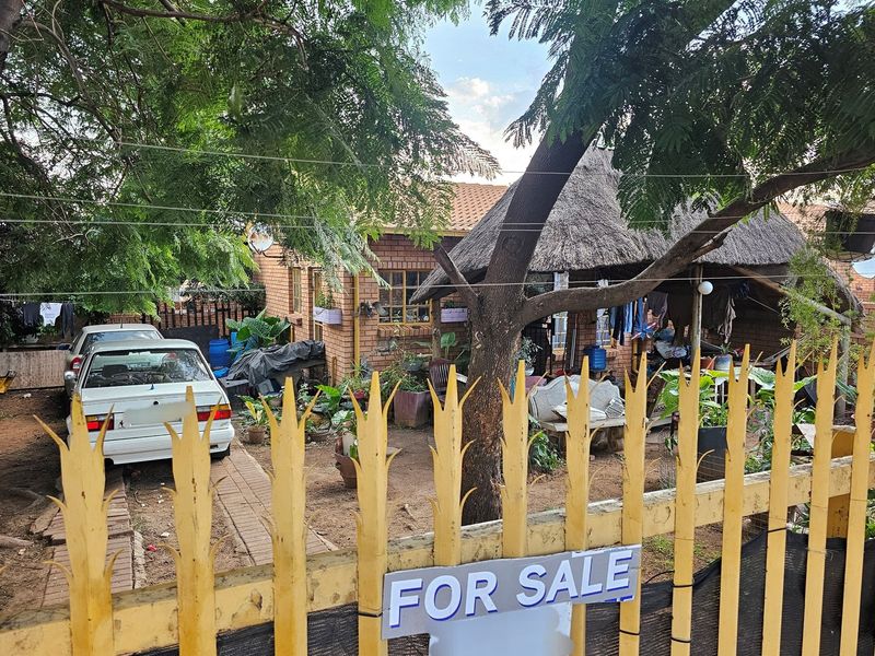 Property for sale in Tasbet Park Ext: 1 area with a space to extend, two bedrooms house, kitchen. - Photo 4