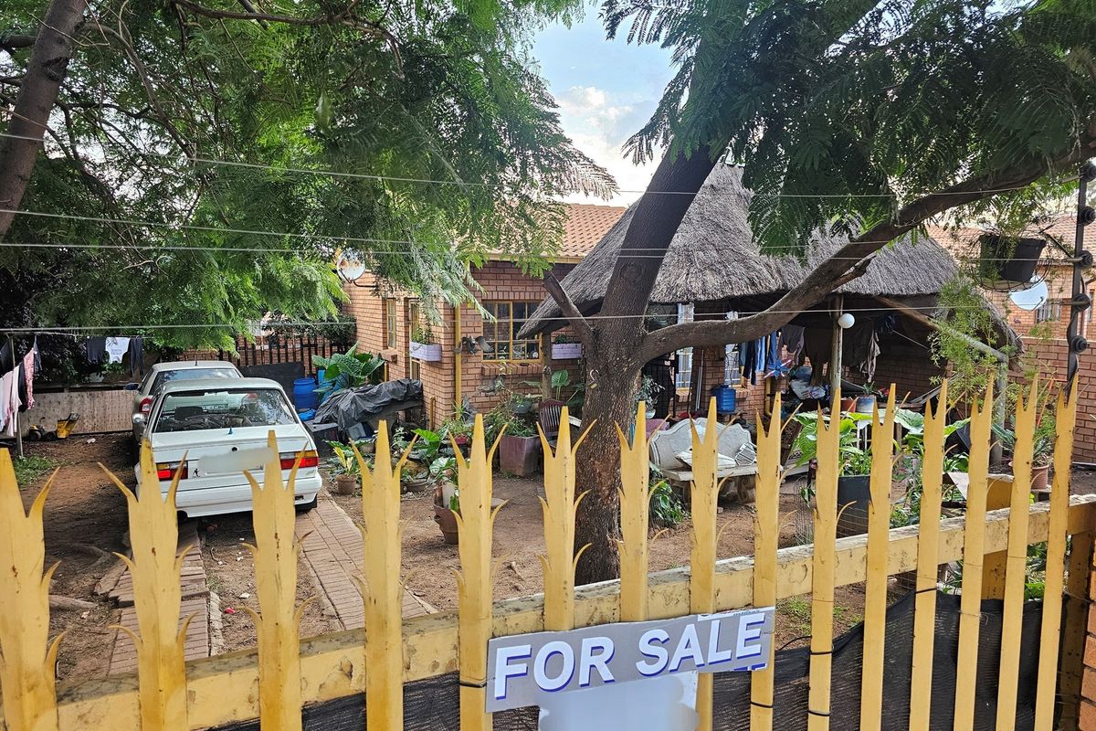 Property for sale in Tasbet Park Ext: 1 area with a space to extend, two bedrooms house, kitchen. - Photo 4