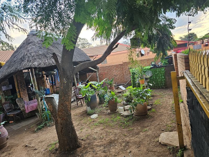 Property for sale in Tasbet Park Ext: 1 area with a space to extend, two bedrooms house, kitchen. - Photo 5