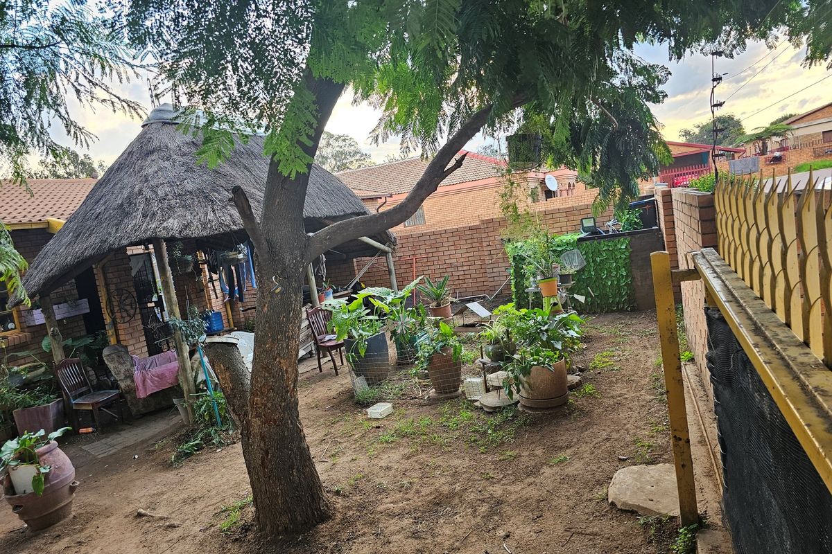 Property for sale in Tasbet Park Ext: 1 area with a space to extend, two bedrooms house, kitchen. - Photo 5