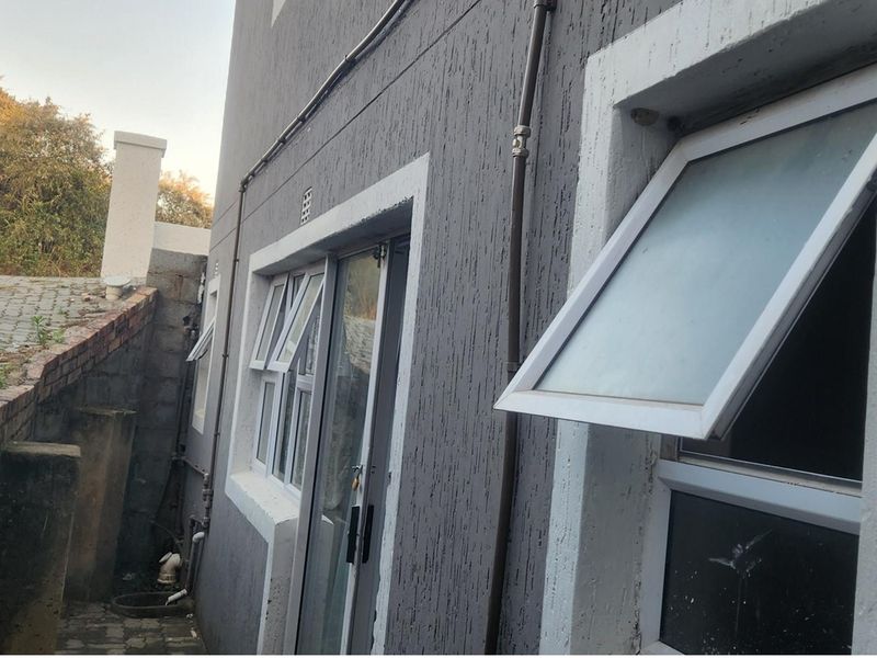 House For Sale in Beacon Bay, East London - Photo 6