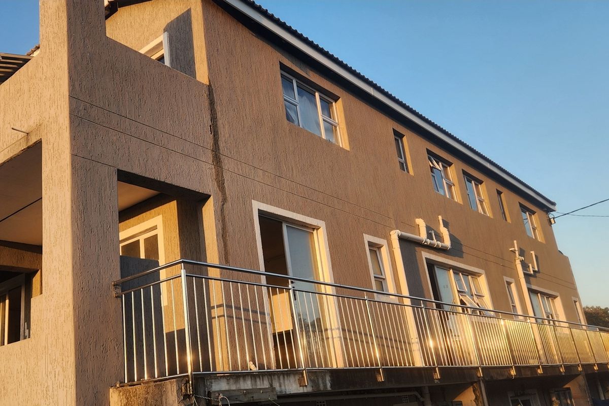 House For Sale in Beacon Bay, East London - Photo 2