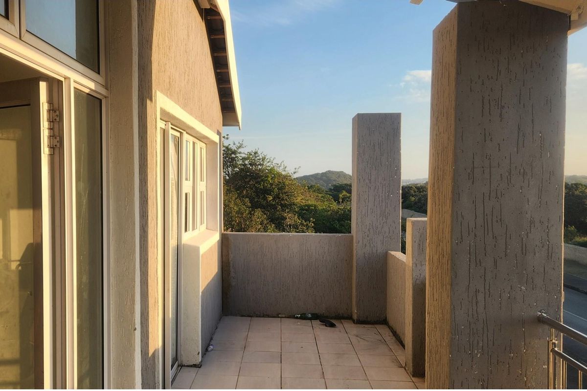 House For Sale in Beacon Bay, East London - Photo 3