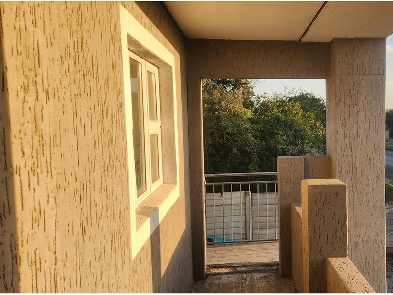 House For Sale in Beacon Bay, East London - Photo 4