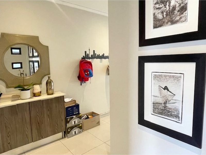 3 bed and 3 full en-suite bathrooms in Bryanston East secure complex - Photo 4