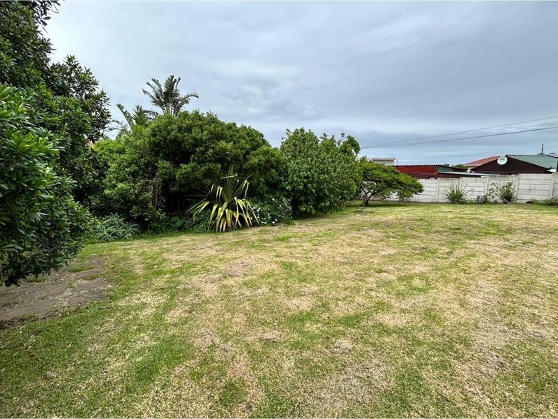 Prime Vacant Erf for Sale in Sunrise-on-Sea - Cleared, fenced and ready for your dream home!!!! - Photo 5