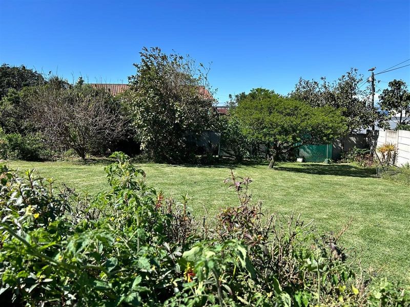 Prime Vacant Erf for Sale in Sunrise-on-Sea - Cleared, fenced and ready for your dream home!!!! - Photo 3