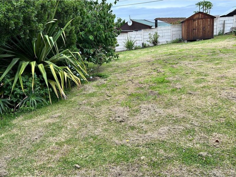 Prime Vacant Erf for Sale in Sunrise-on-Sea - Cleared, fenced and ready for your dream home!!!! - Photo 10