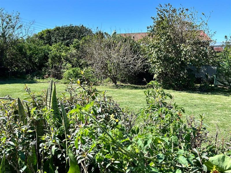 Prime Vacant Erf for Sale in Sunrise-on-Sea - Cleared, fenced and ready for your dream home!!!! - Photo 8