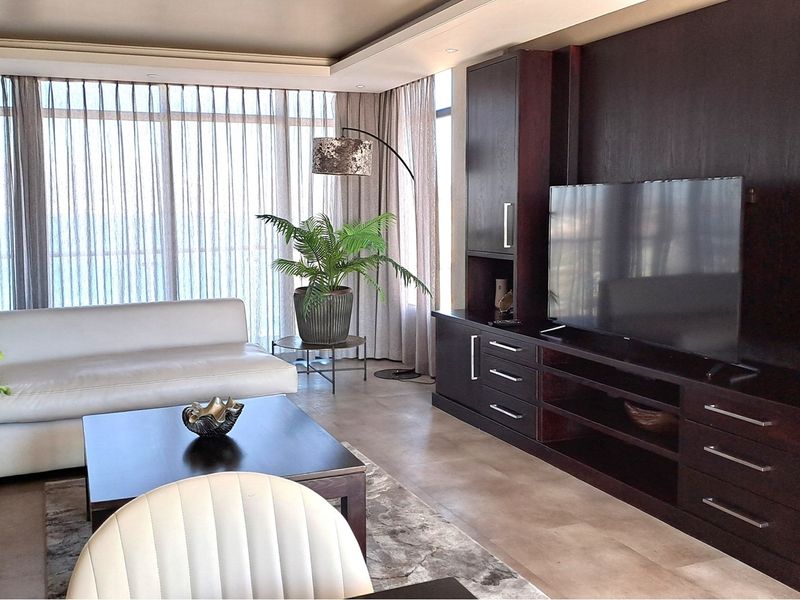 Three-bedroom luxury penthouse in Beachfront, Blouberg - Photo 6