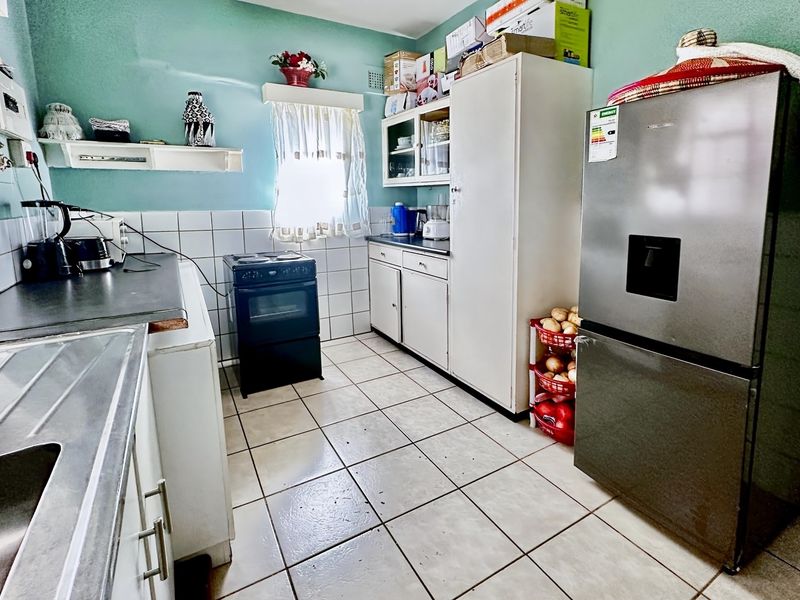 Prime Location - 1 Bedroom Flat - Photo 3