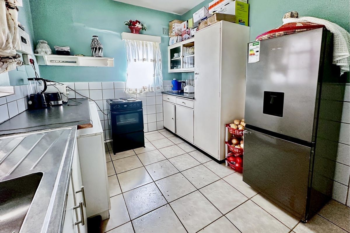 Prime Location - 1 Bedroom Flat - Photo 3