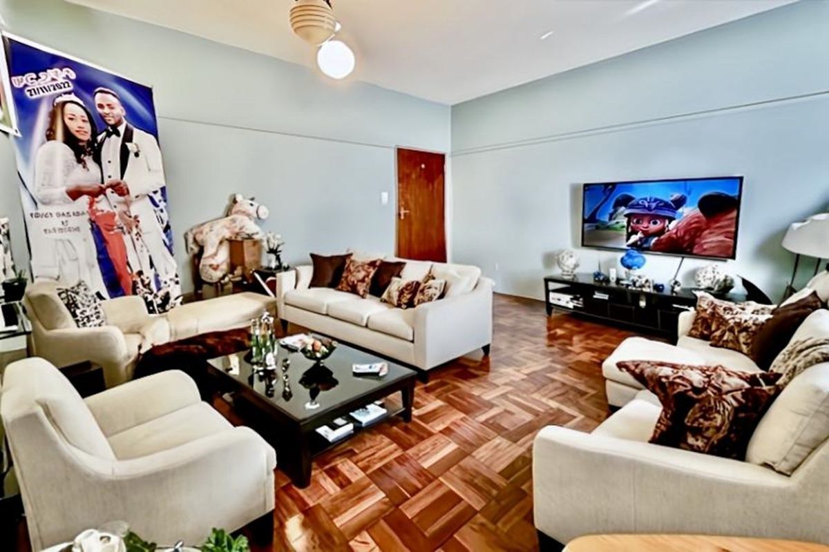 Prime Location - 1 Bedroom Flat - Photo 2