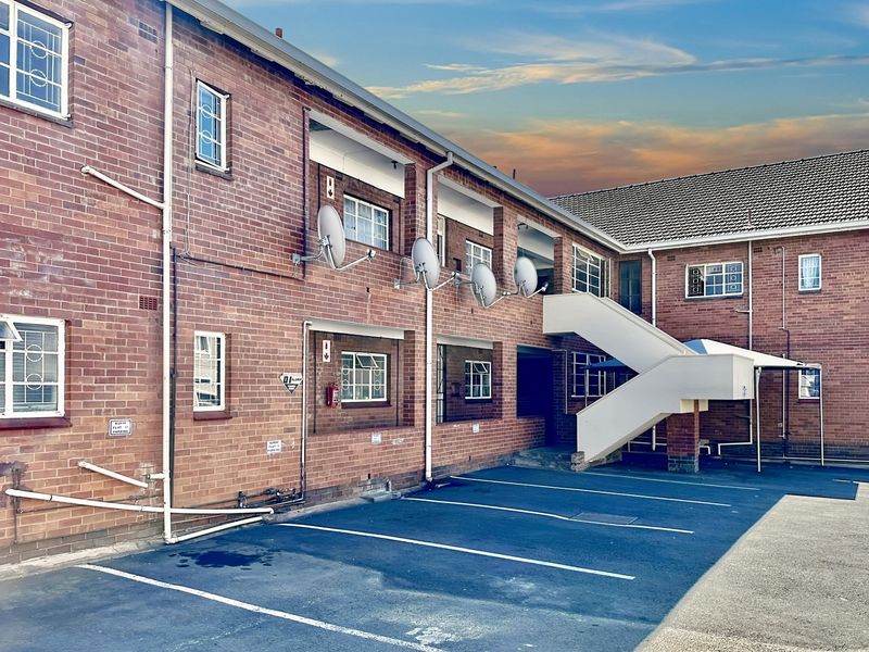 Prime Location - 1 Bedroom Flat - Photo 8