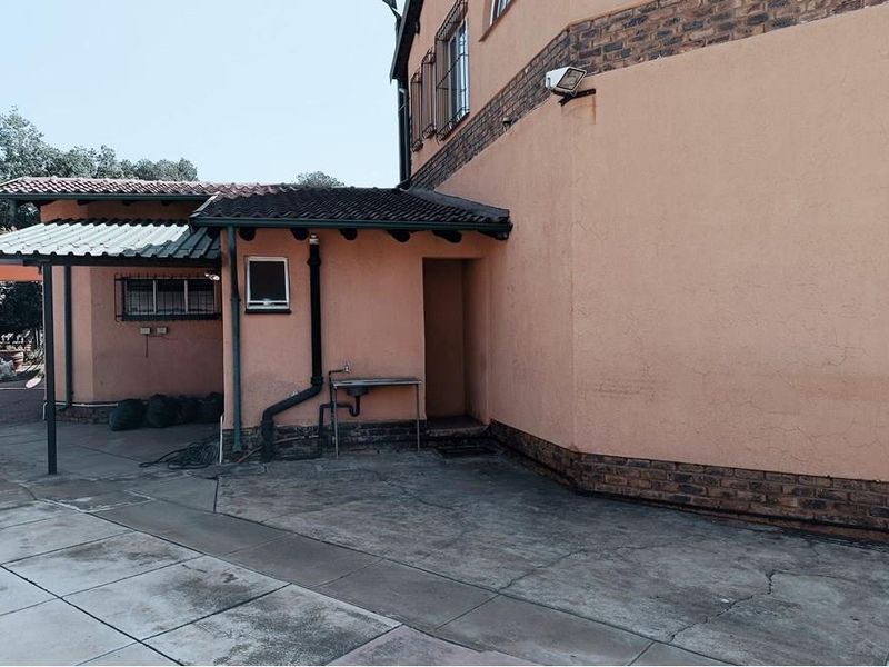 Really is a home for the family - Photo 3