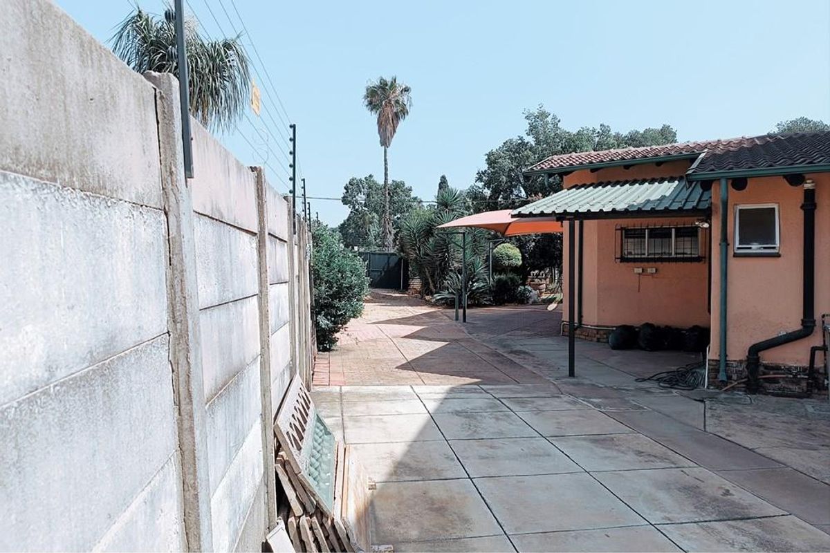 Really is a home for the family - Photo 2