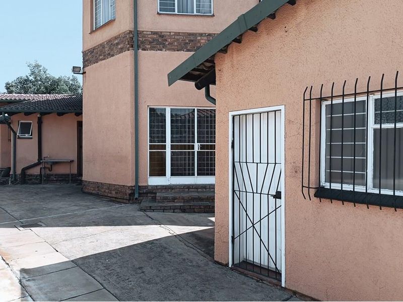 Really is a home for the family - Photo 7