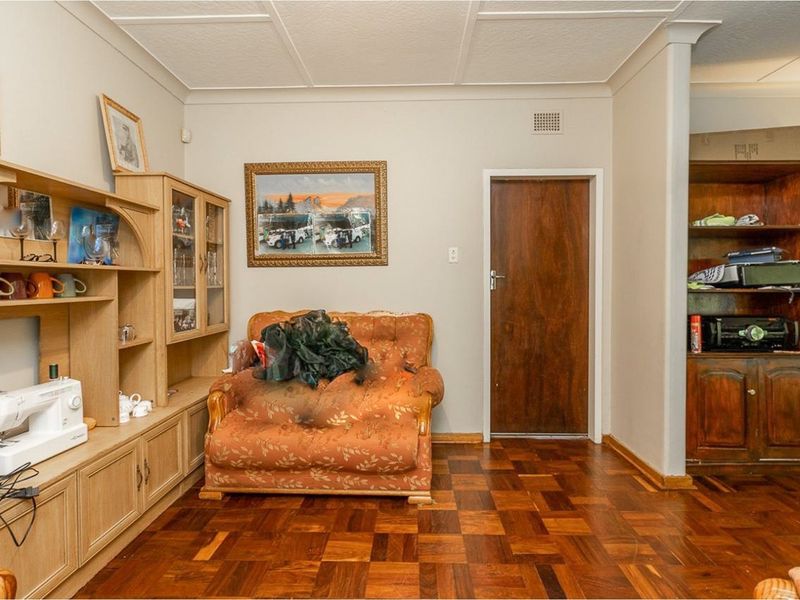 CHARMING HOME WITH COMFORTABLE AND SPACIOUS LIVING, LARGE CORNER STAND - Photo 8