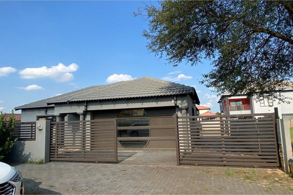 Stunning 4 bedroom, 3.5-bathroom House for Sale - Photo 5