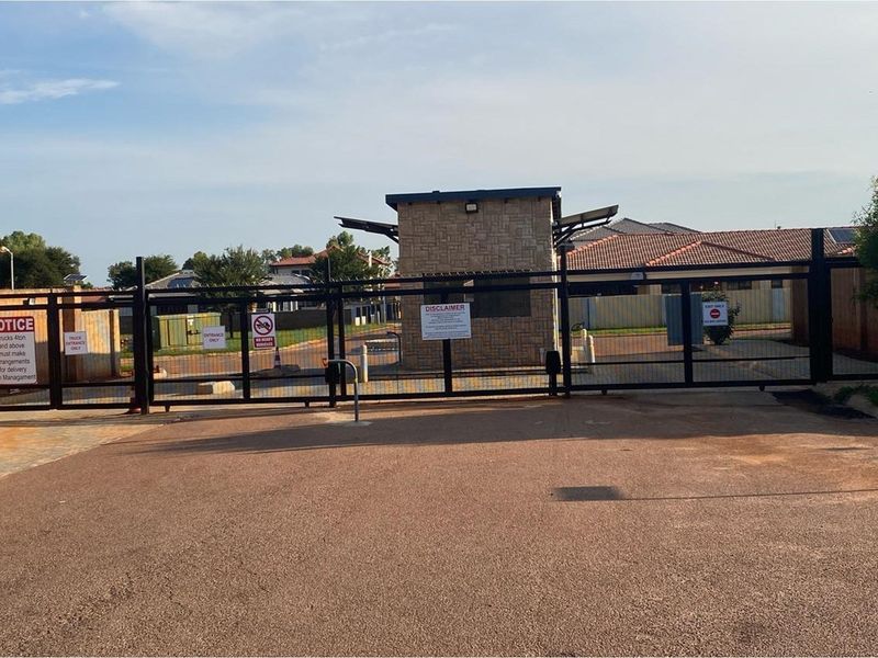 Stunning 4 bedroom, 3.5-bathroom House for Sale - Photo 4