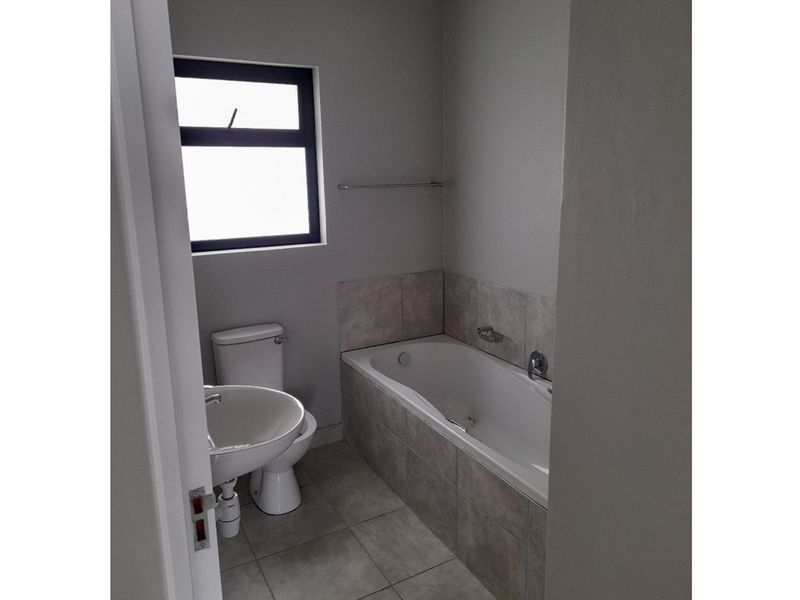 For Sale: Modern 3-Bedroom Unit in Secure Estate at Umlele Hills - Kidds Beach - Photo 9