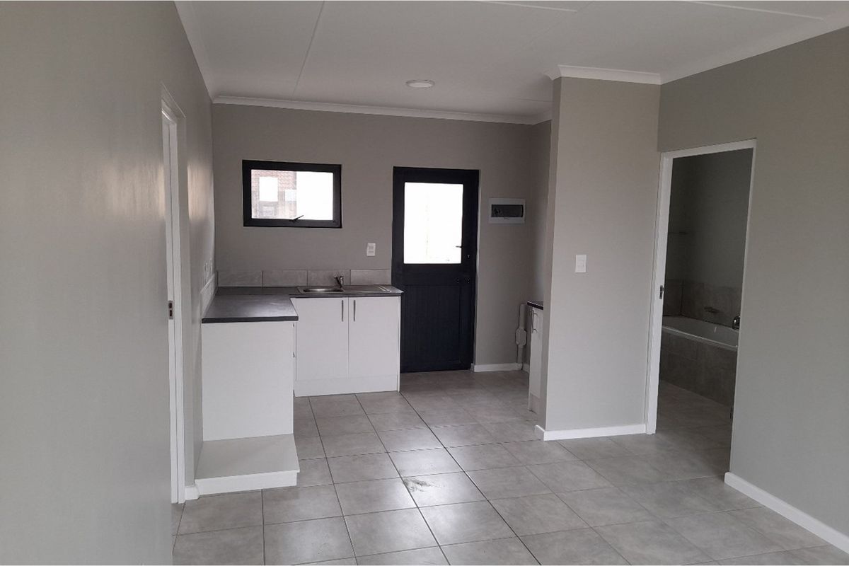 For Sale: Modern 3-Bedroom Unit in Secure Estate at Umlele Hills - Kidds Beach - Photo 3