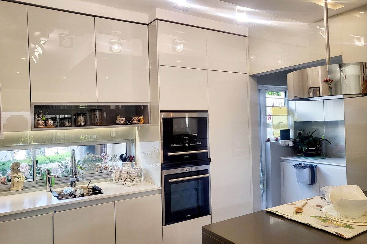 Contemporary Comfort Meets Effortless Luxury in a Secure Estate - Photo 5