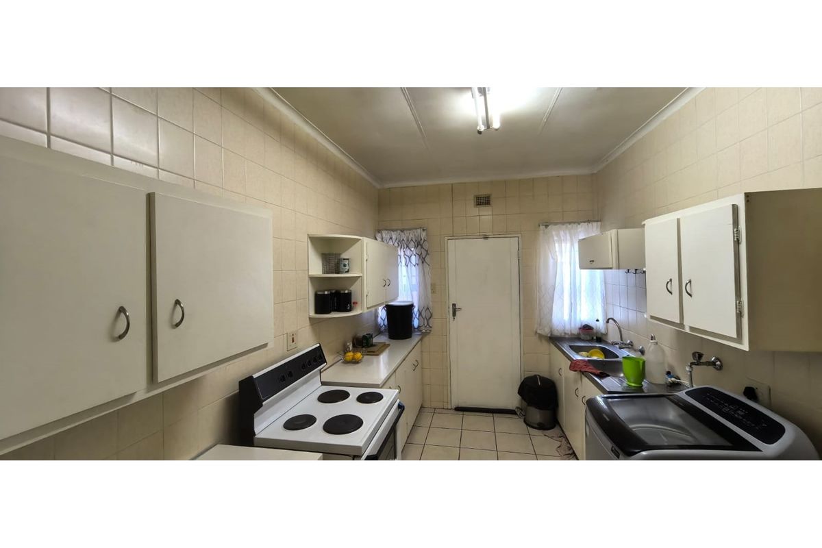 Discover Your Peaceful Retreat Close to Town! - Photo 3