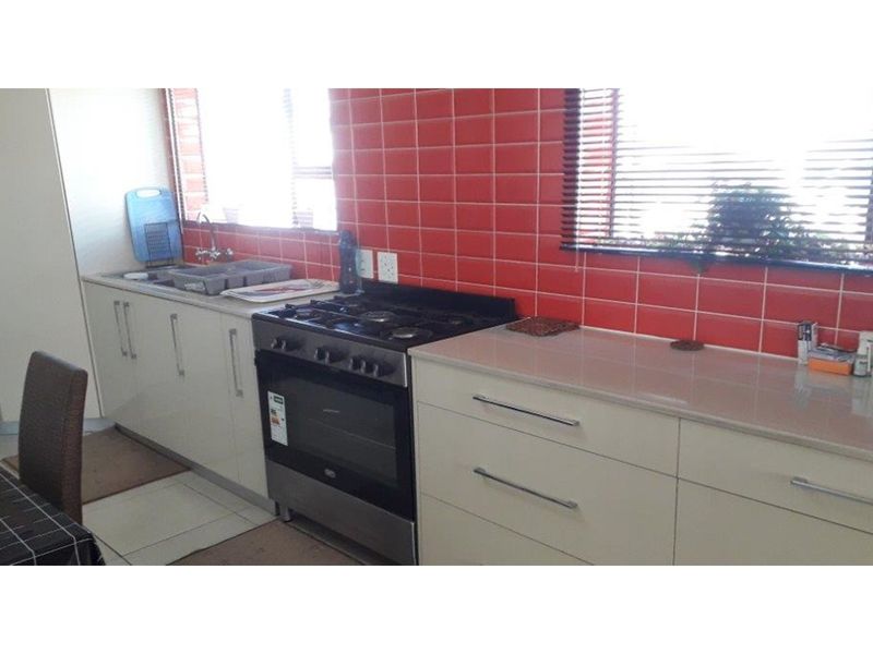 Newly Renovated 3-Bedroom Family Home with Flatlet in Prime Location - Photo 7