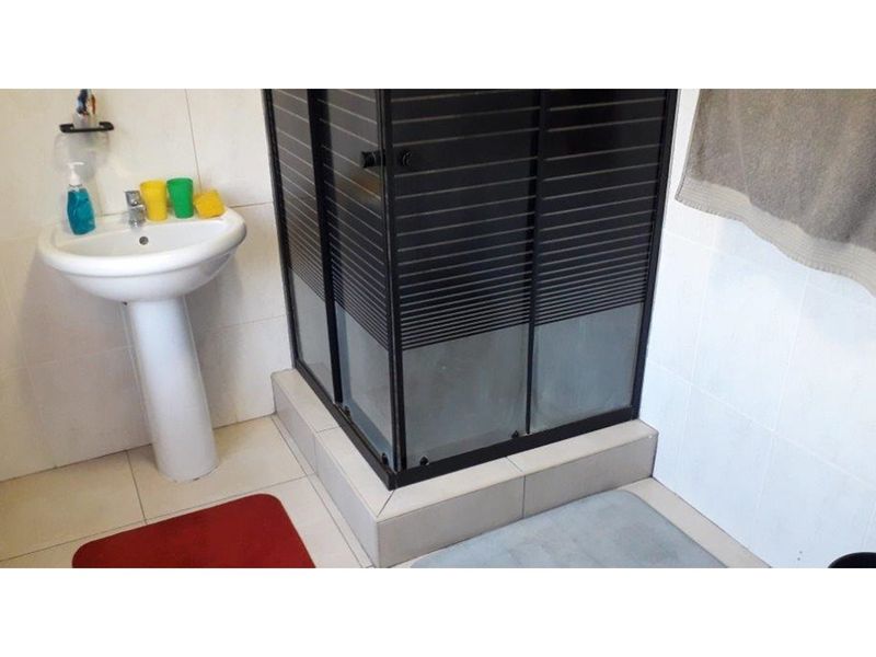 Newly Renovated 3-Bedroom Family Home with Flatlet in Prime Location - Photo 5