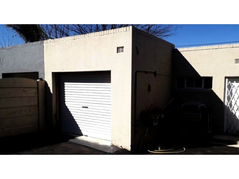 Newly Renovated 3-Bedroom Family Home with Flatlet in Prime Location - Photo 4