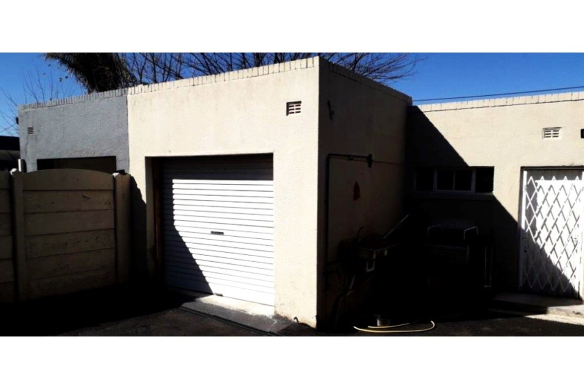 Newly Renovated 3-Bedroom Family Home with Flatlet in Prime Location - Photo 4