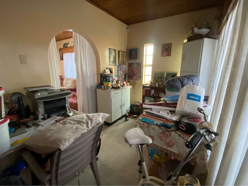 Spacious 3-Bedroom Home with Private Study Alarm System - Lennoxton - Photo 7