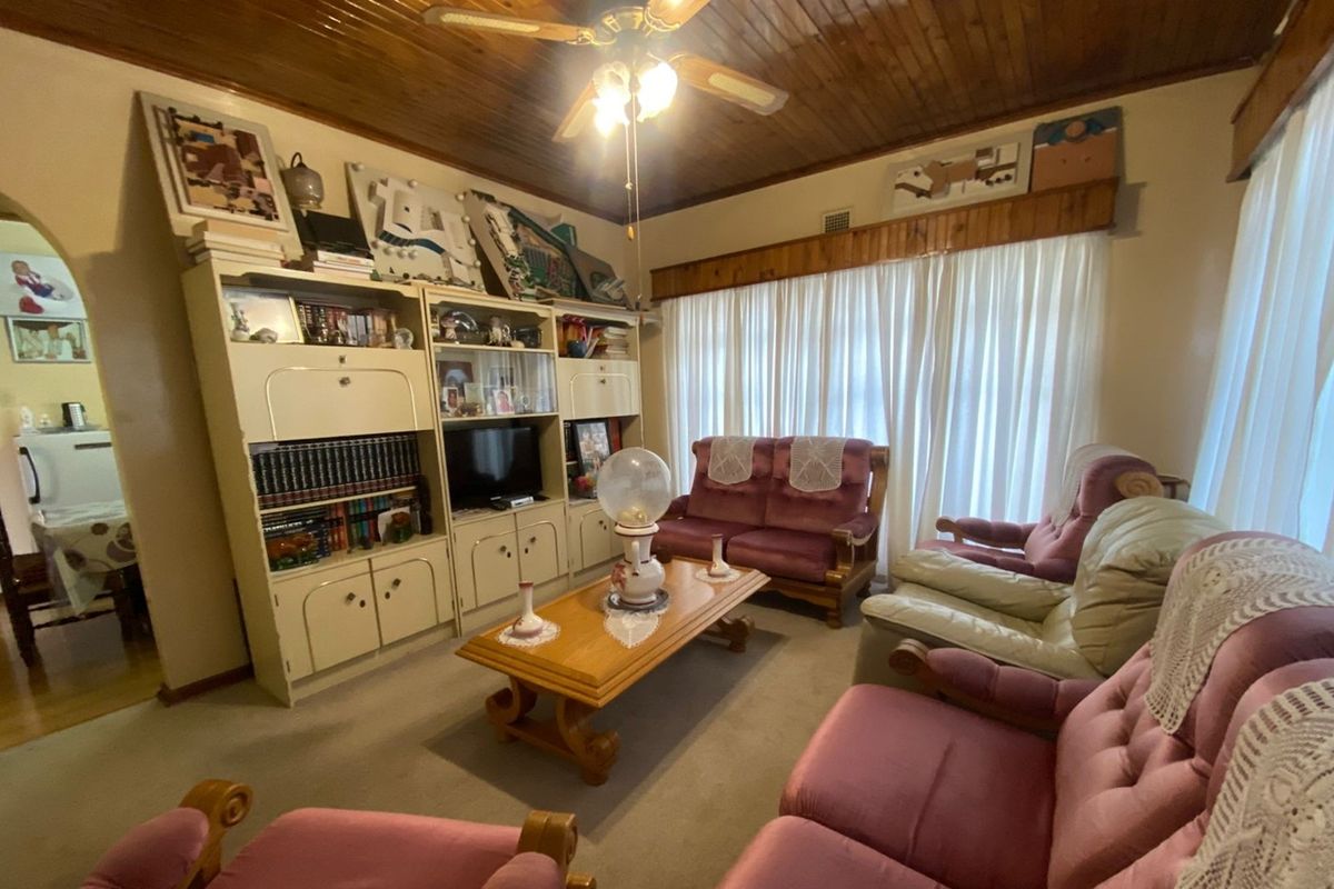 Spacious 3-Bedroom Home with Private Study Alarm System - Lennoxton - Photo 4