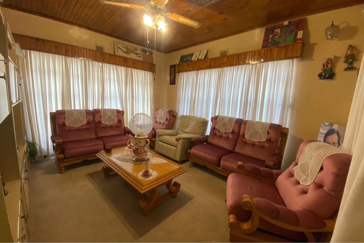 Spacious 3-Bedroom Home with Private Study Alarm System - Lennoxton - Photo 2