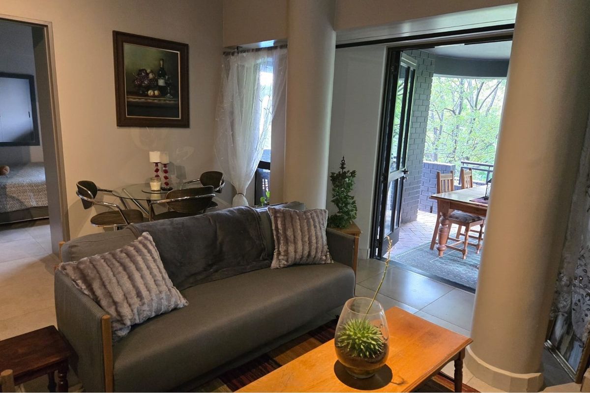 Resort Living in a 2-bedroom, 2-bathroom upmarket Apartment in St Andrews, Bedfordview. - Photo 3