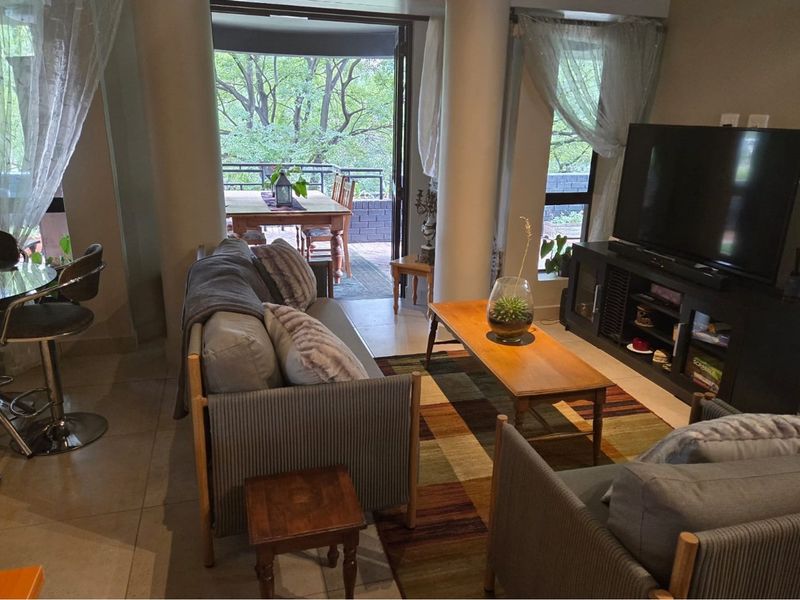 Resort Living in a 2-bedroom, 2-bathroom upmarket Apartment in St Andrews, Bedfordview. - Photo 6